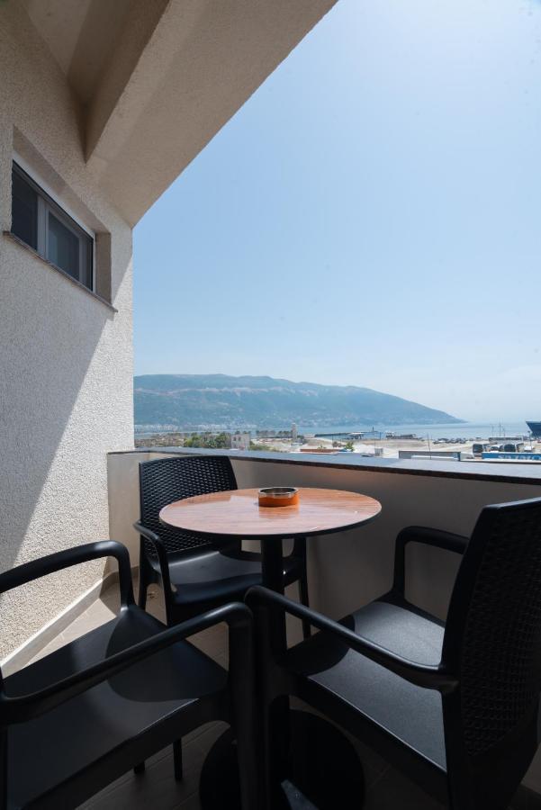 Hotel Portside Gf Vlorë Exterior foto